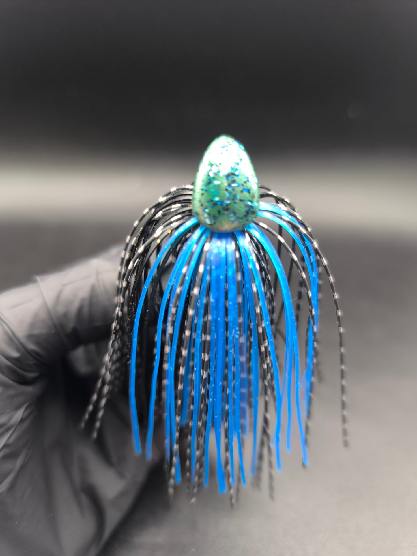 stand-up-brush-jig-black-blue-lobster-anti-herbe