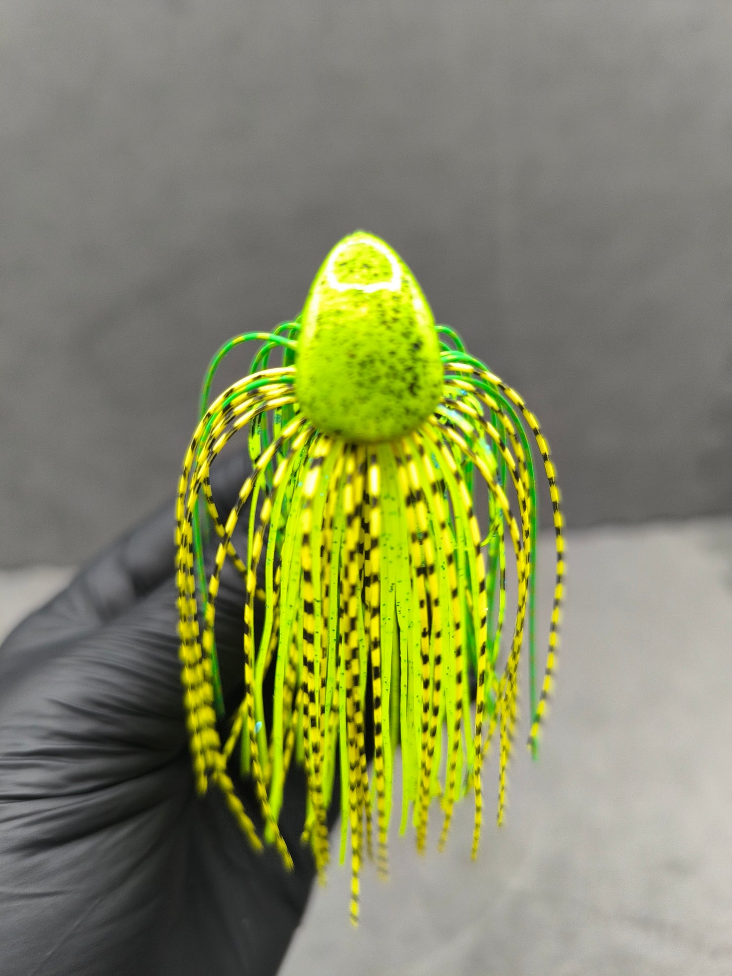 Rubber jig vertical sandre ProZander chartreuse Carnajura 21g 27g hameçon Mustad 5/0