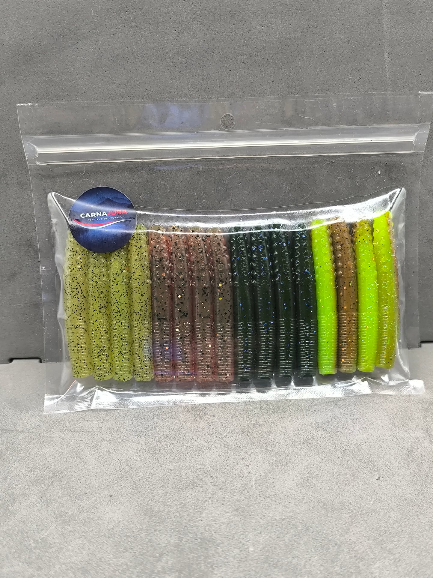 Carnaned 50 Carnajura multi couleurs, worm Ned Rig 5 cm avec 4 coloris pour la pêche du black bass, de la perche et du sandre en eau claire ou teintée.