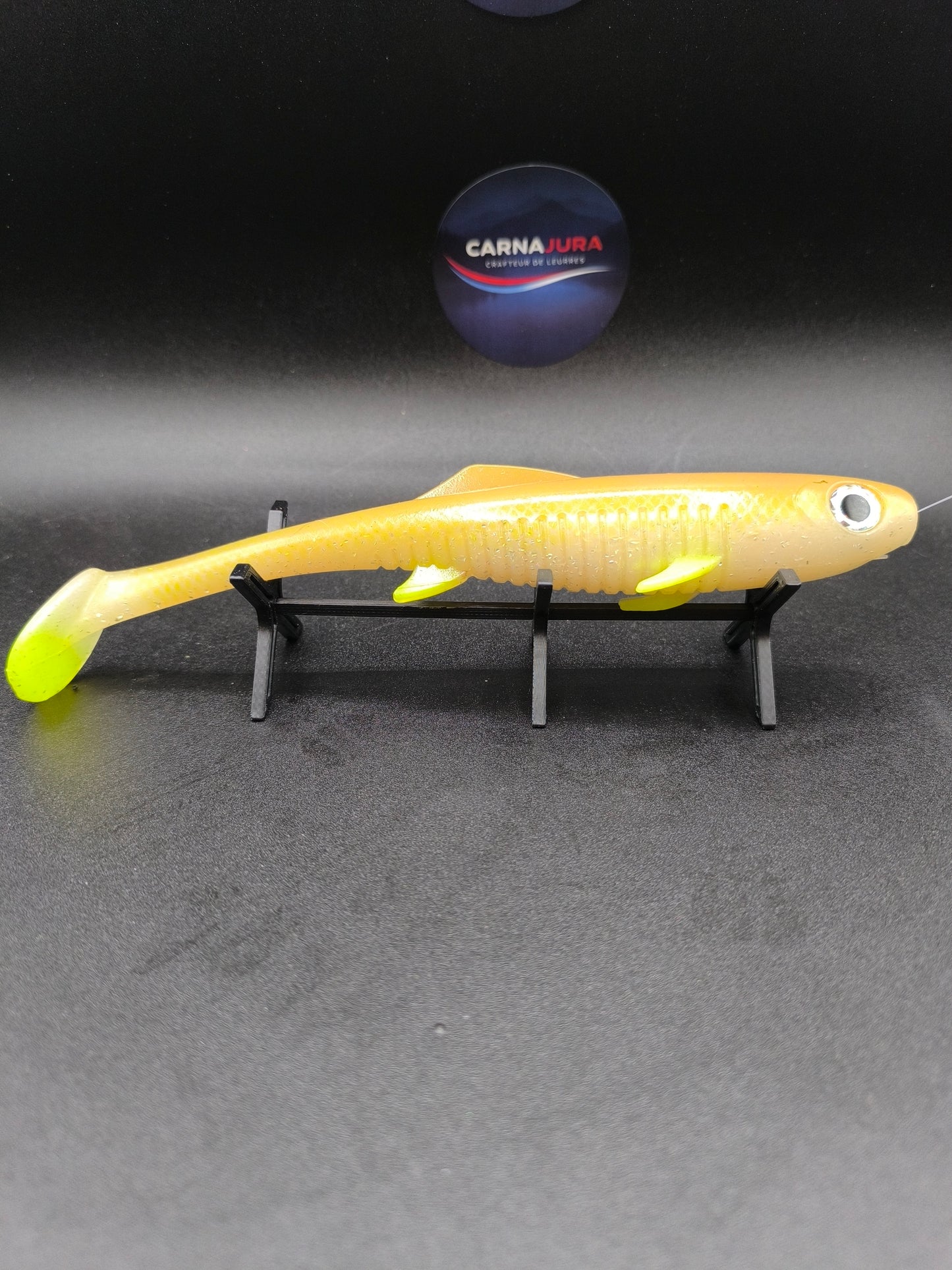 Carnashad 200 Ayu, leurre souple shad 20 cm coloris naturel pour la pêche du brochet en eau claire.