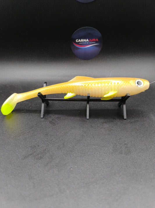 Carnashad 200 Ayu, leurre souple shad 20 cm coloris naturel pour la pêche du brochet en eau claire.