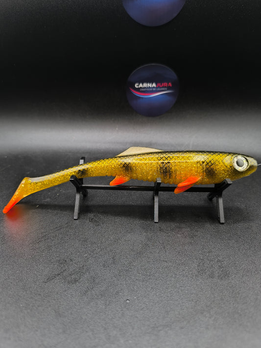 Carnashad 200 Golden Perch, leurre souple shad 20 cm coloris naturel pour la pêche du brochet en eau claire.