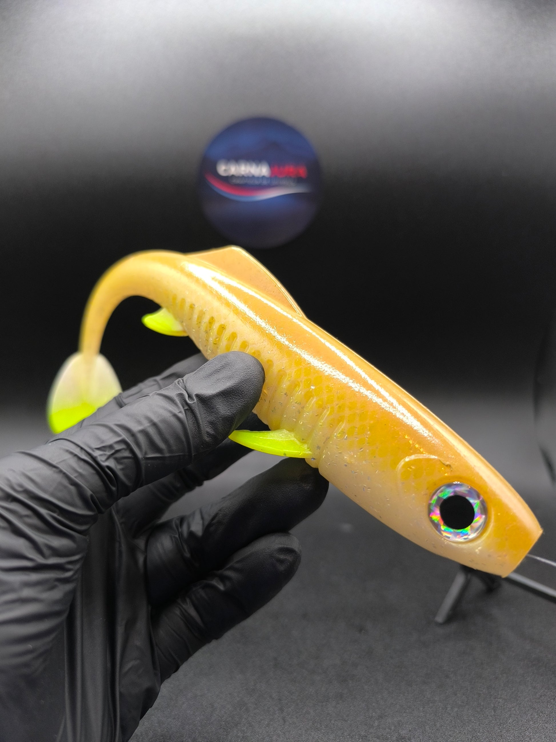 Carnashad 250 Ayu, shad 25 cm ultra réaliste avec fortes vibrations. Idéal pour cibler les gros brochets en eau claire avec un big bait efficace.