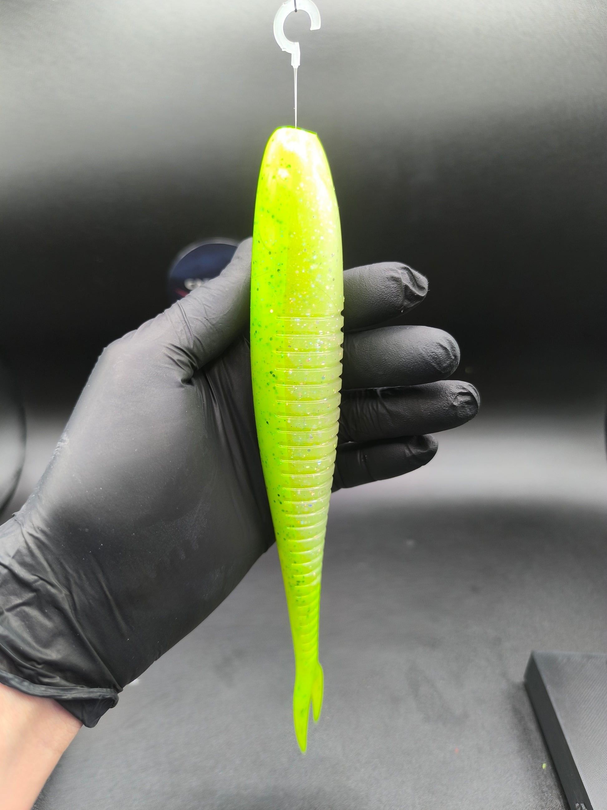 Carnasplit 200 Lime, leurre souple finesse 20 cm pour la pêche du brochet et du sandre avec coloris haute visibilité en eau teintée.