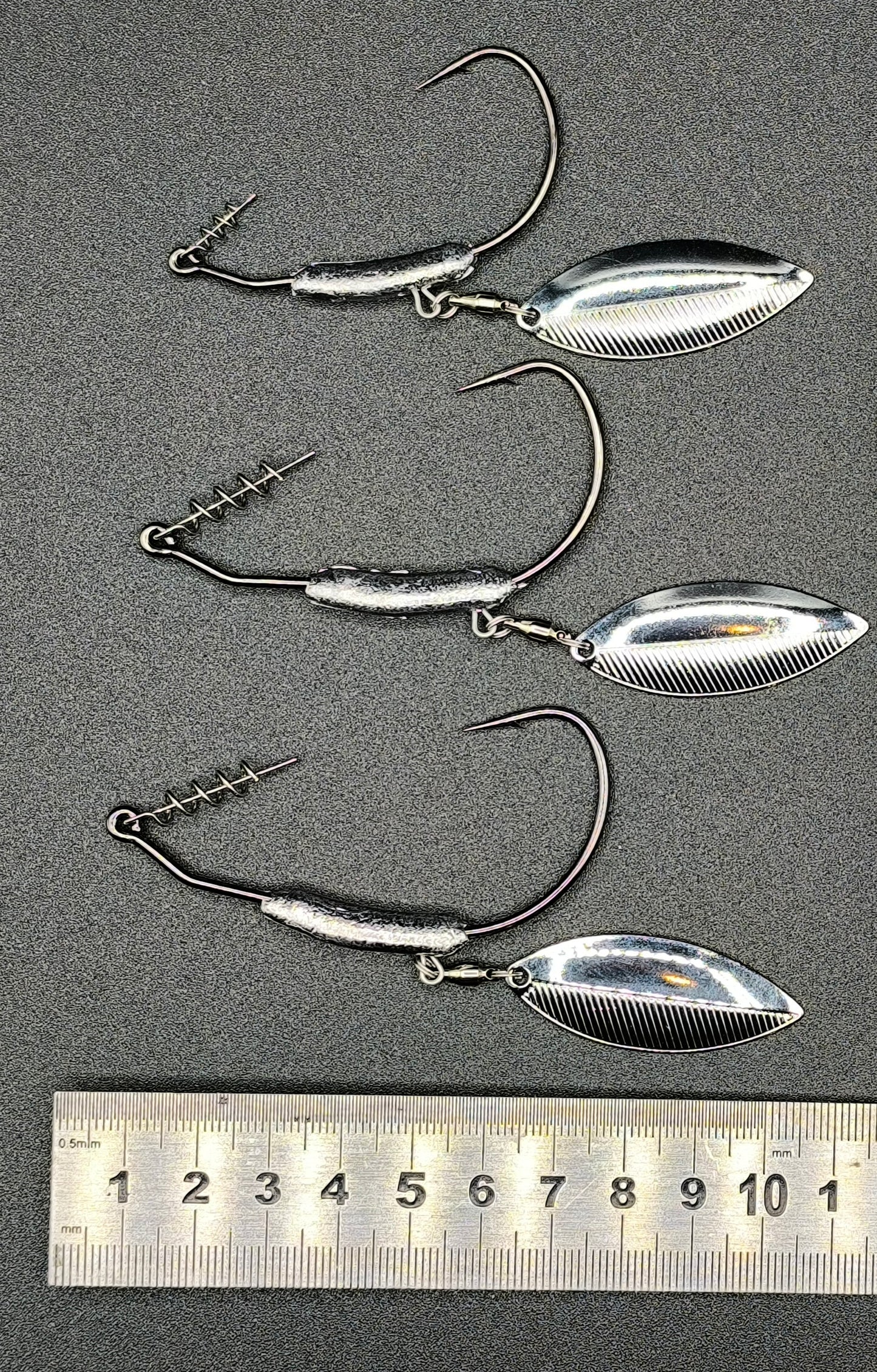 Hameçon texan à palette pour leurre souple, montage anti-herbe avec palette vibrante pour attirer brochets et sandres.
