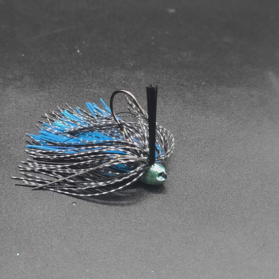 Stand up brush jig Carnajura black blue lobster anti herbe 10g 14g hameçon Mustad