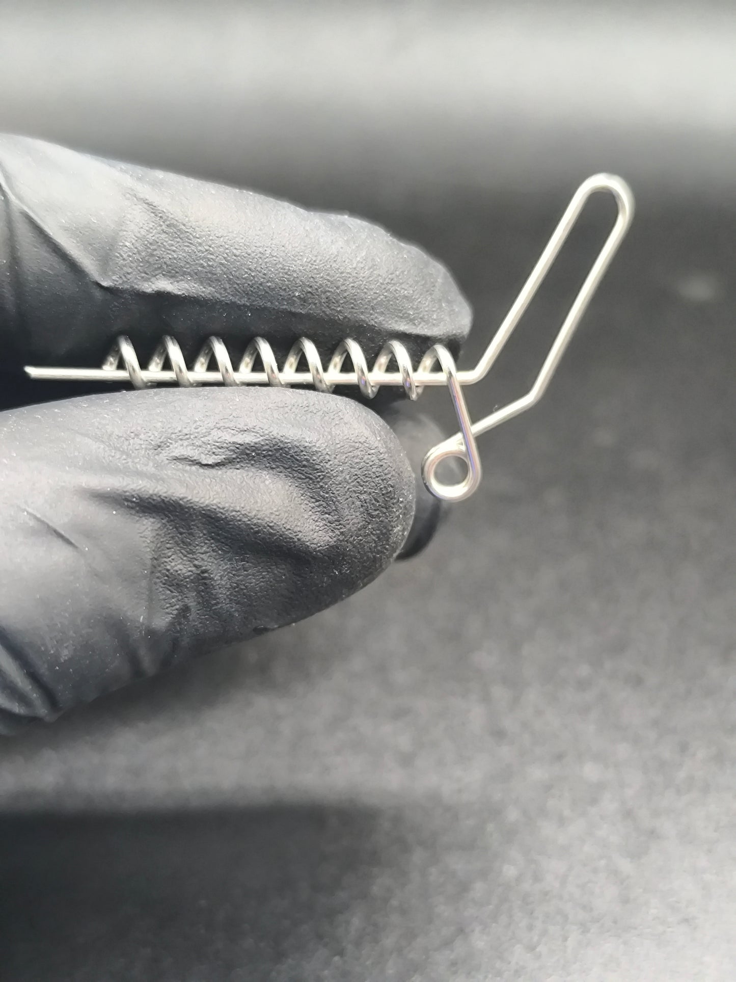 Vis leurre Carnajura pour fixation solide des leurres souples sur montures et têtes plombées, idéale pour la pêche des carnassiers.